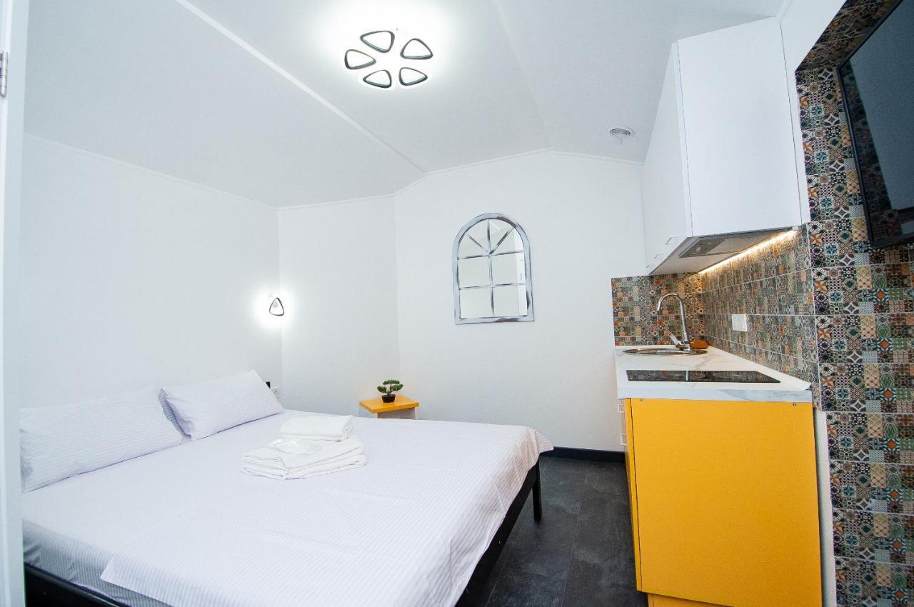 Suites On Chaikovskogo Odessa Dış mekan fotoğraf
