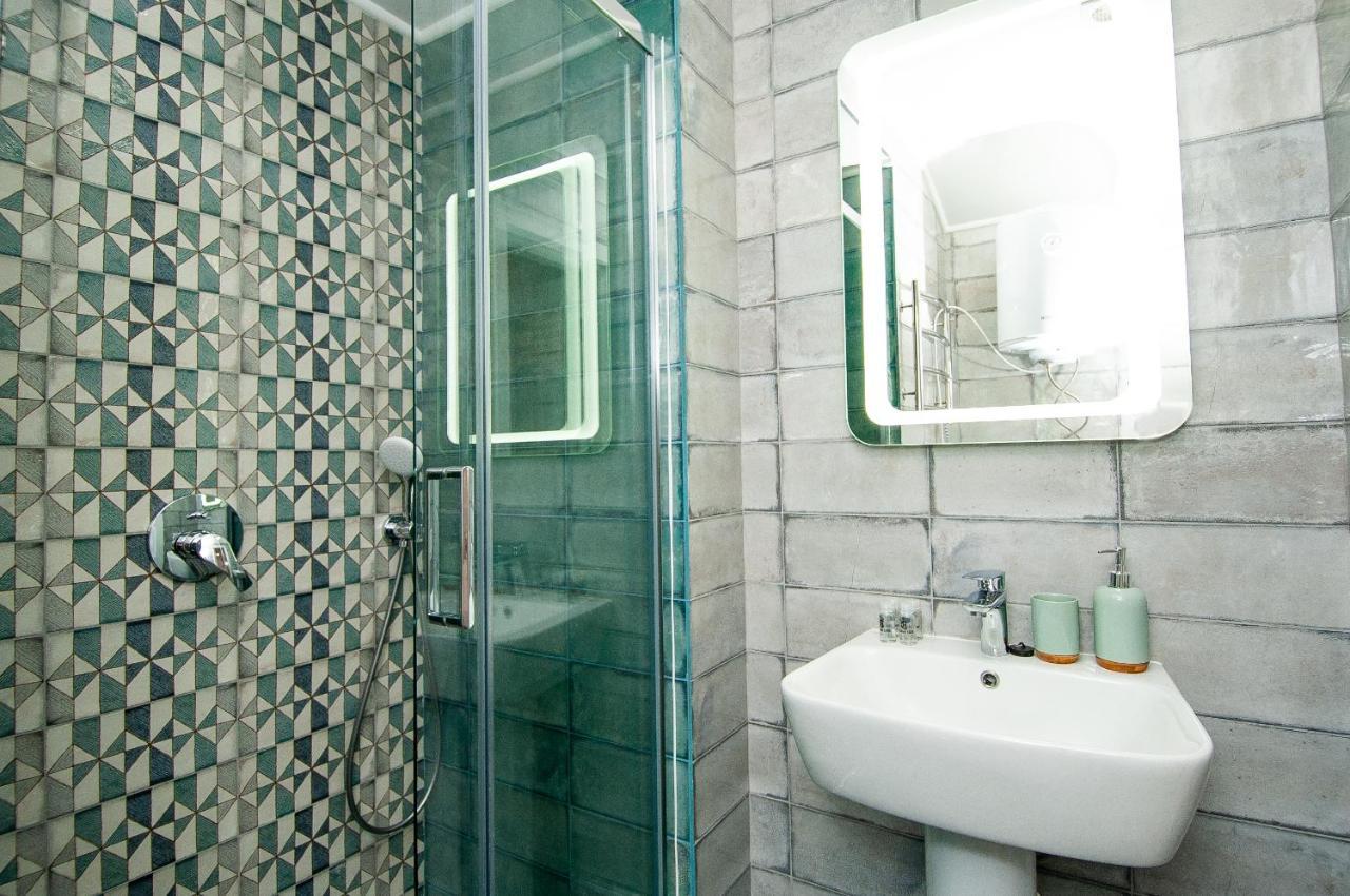 Suites On Chaikovskogo Odessa Dış mekan fotoğraf