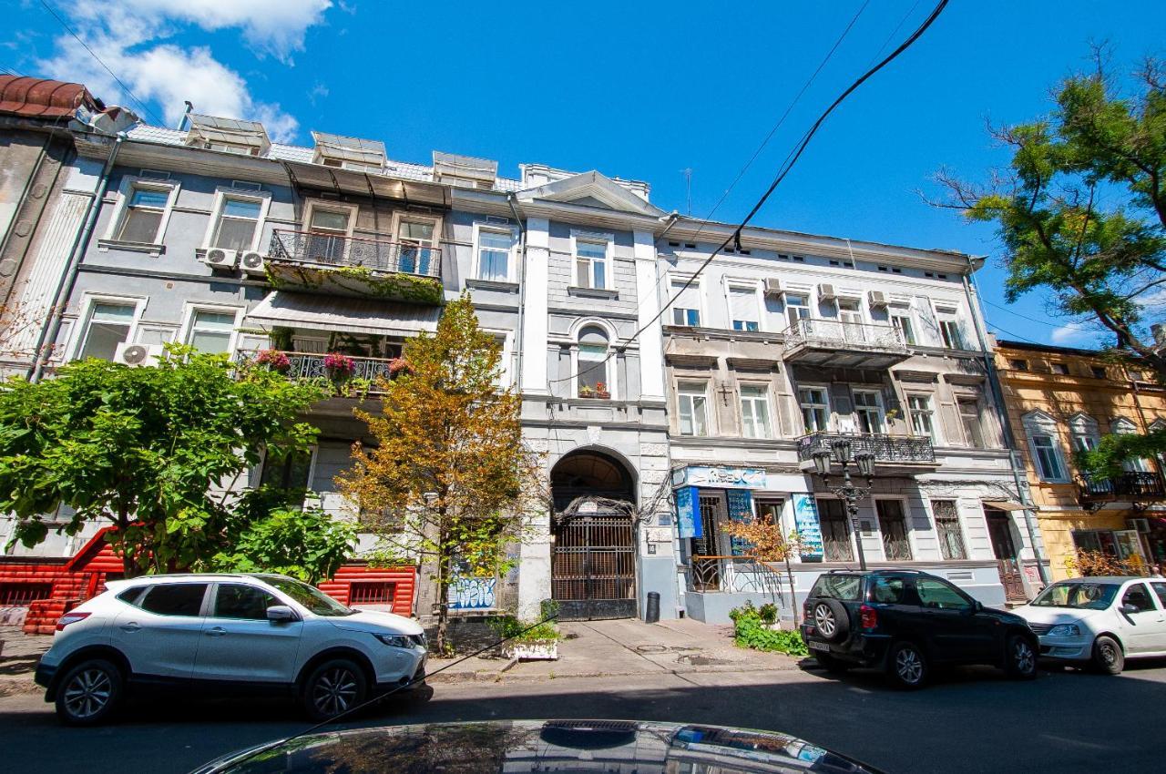 Suites On Chaikovskogo Odessa Dış mekan fotoğraf